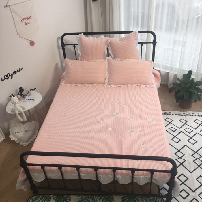 91家纺网 家纺一手货源 找家纺 漫调家纺 韩国床盖三件套小雏菊-粉