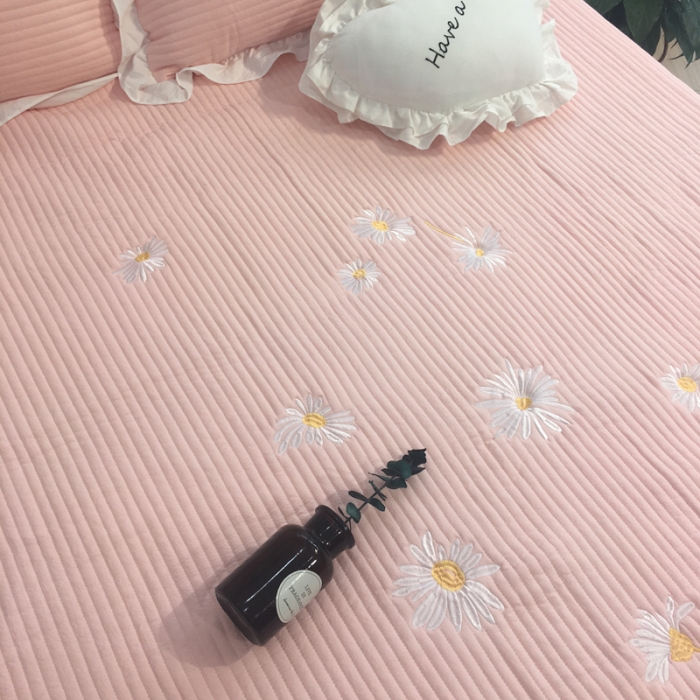 91家纺网 家纺一手货源 找家纺 漫调家纺 韩国床盖三件套小雏菊-粉