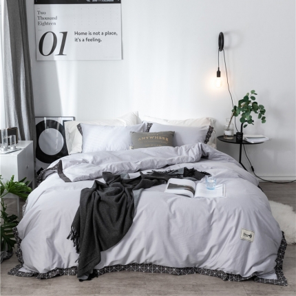 91家纺网 家纺一手货源 找家纺 漫调家纺 北欧文艺范三宅一生绣花织带喷气全棉四件套 银光灰