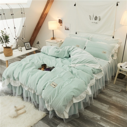 91家纺网 家纺一手货源 找家纺 漫调家纺 2018秋冬夹棉仙女款床裙四件套 浅水绿
