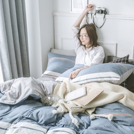 91家纺网 家纺一手货源 找家纺 (总)早春全棉色织水洗套件模特图