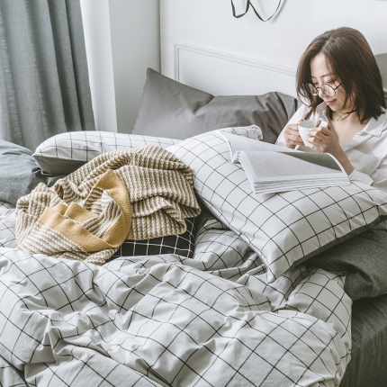 91家纺网 家纺一手货源 找家纺 (总)早春全棉色织水洗套件模特图