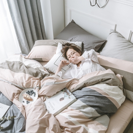 91家纺网 家纺一手货源 找家纺 (总)早春全棉色织水洗套件模特图