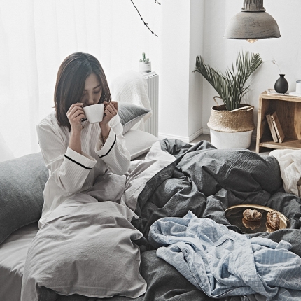 91家纺网 家纺一手货源 找家纺 2018素色水洗四件套 石墨灰