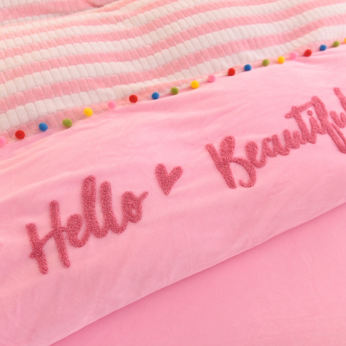 91家纺网 家纺一手货源 找家纺 欧冠家纺 2018新品阳光暖绒系列 粉