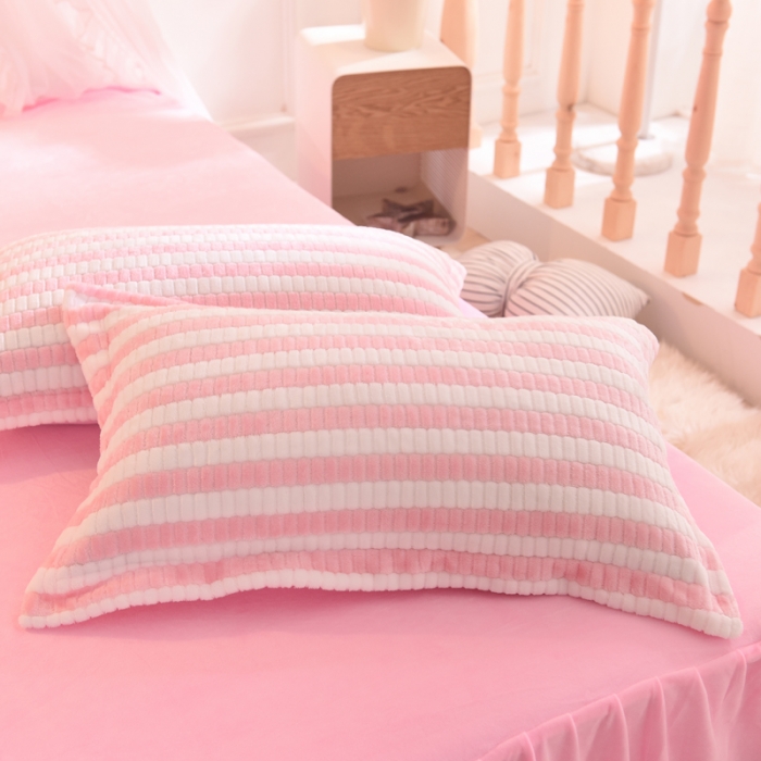 91家纺网 家纺一手货源 找家纺 欧冠家纺 2018新品阳光暖绒系列 粉