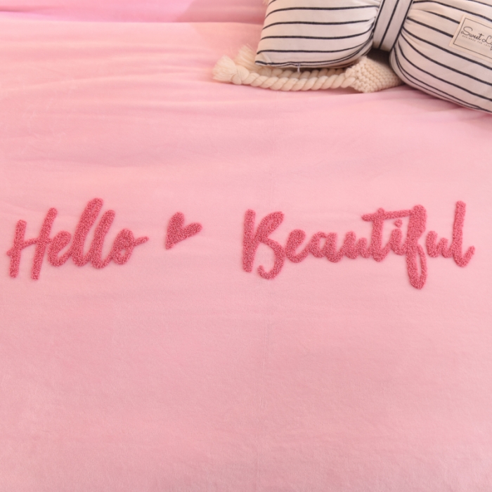 91家纺网 家纺一手货源 找家纺 欧冠家纺 宝宝绒毛巾绣四件套 粉灰