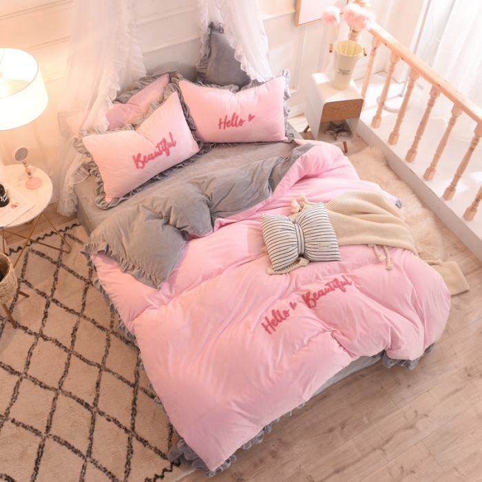 91家纺网 家纺一手货源 找家纺 欧冠家纺 宝宝绒毛巾绣四件套 粉灰