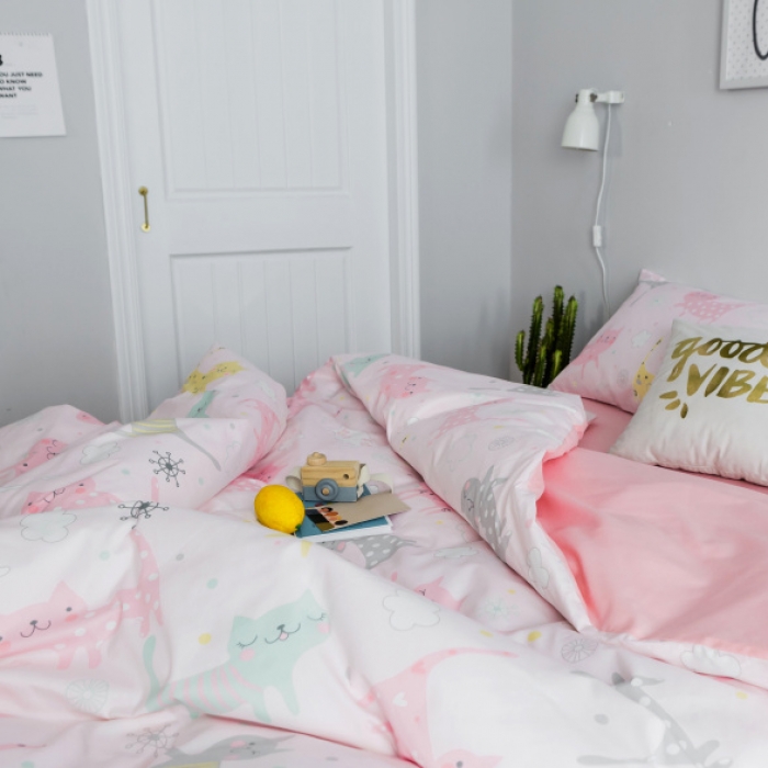 91家纺网 家纺一手货源 找家纺 棉生活 2019新款13372萌系小清新四件套床单款猫咪宝贝