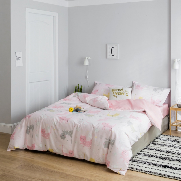 91家纺网 家纺一手货源 找家纺 棉生活 2019新款13372萌系小清新四件套床单款猫咪宝贝