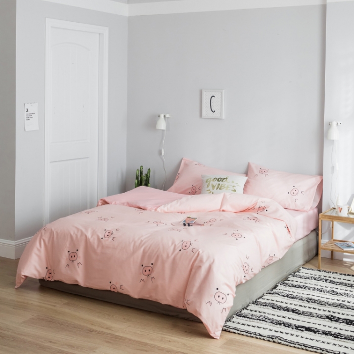 91家纺网 家纺一手货源 找家纺 棉生活 2019新款13372萌系小清新四件套床单款奶油小猪