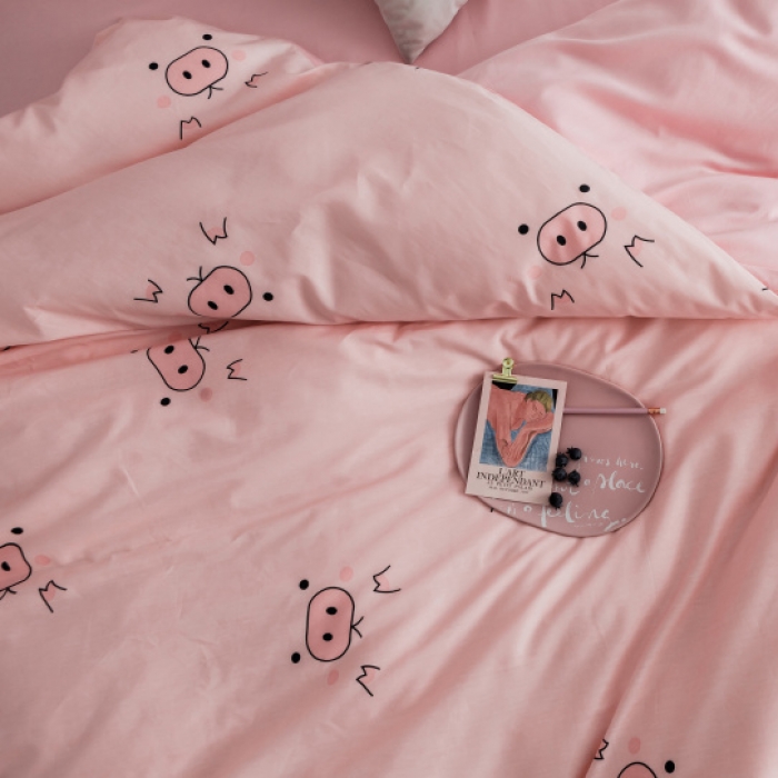 91家纺网 家纺一手货源 找家纺 棉生活 2019新款13372萌系小清新四件套床单款奶油小猪