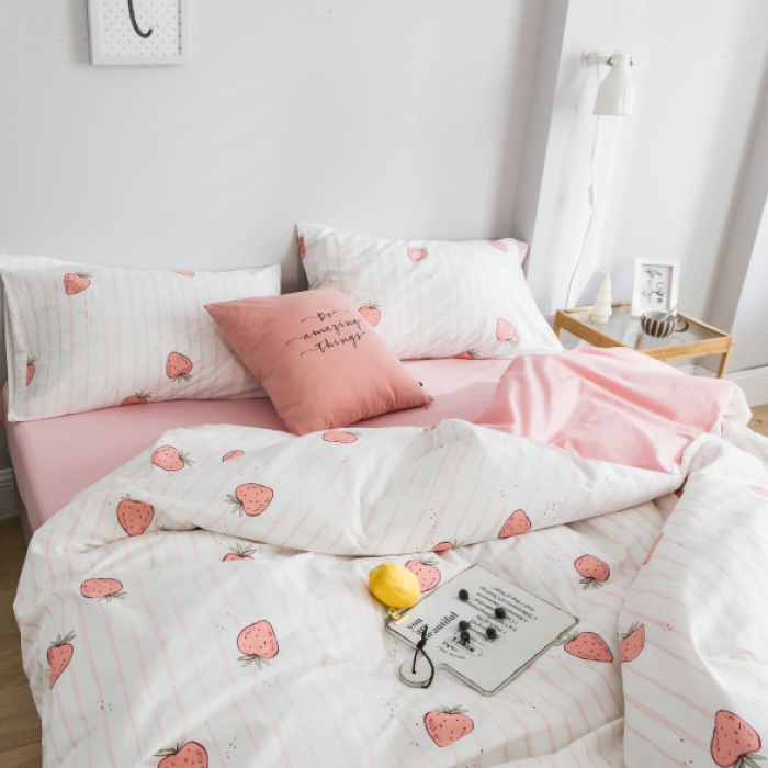 91家纺网 家纺一手货源 找家纺 棉生活 2019新款13372萌系小清新四件套床单款甜心草莓