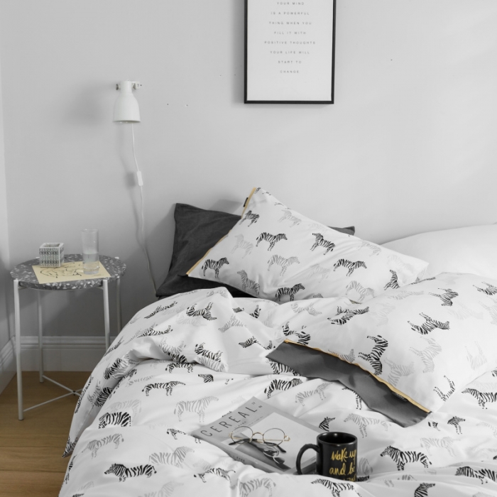 91家纺网 家纺一手货源 找家纺 棉生活 2019新款轻奢简约系列四件套 斑马