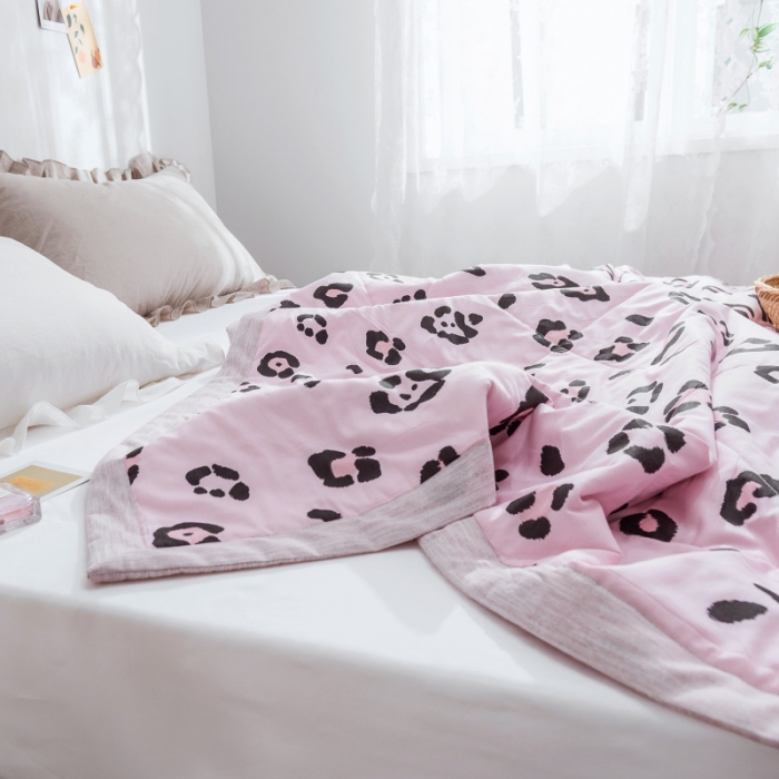 91家纺网 家纺一手货源 找家纺 棉生活 2019新款全棉棉花夏被 豹纹粉