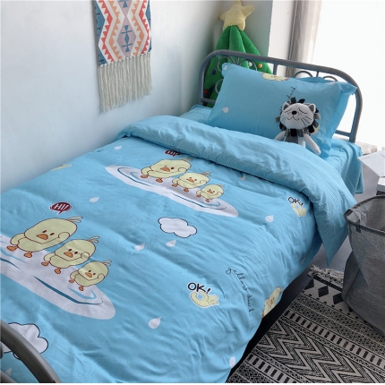 91家纺网 家纺一手货源 找家纺 棉生活 2019新款学生三件套 小黄鸭蓝