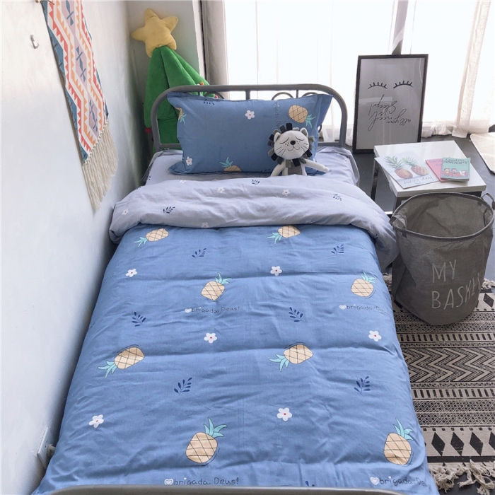 91家纺网 家纺一手货源 找家纺 棉生活 2019新款学生三件套 菠萝物语