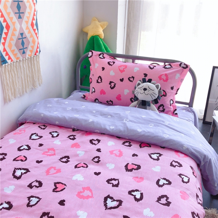 91家纺网 家纺一手货源 找家纺 棉生活 2019新款学生三件套 点击时尚粉