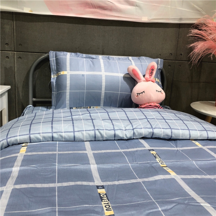 91家纺网 家纺一手货源 找家纺 棉生活 2019新款学生三件套 时间旅行蓝