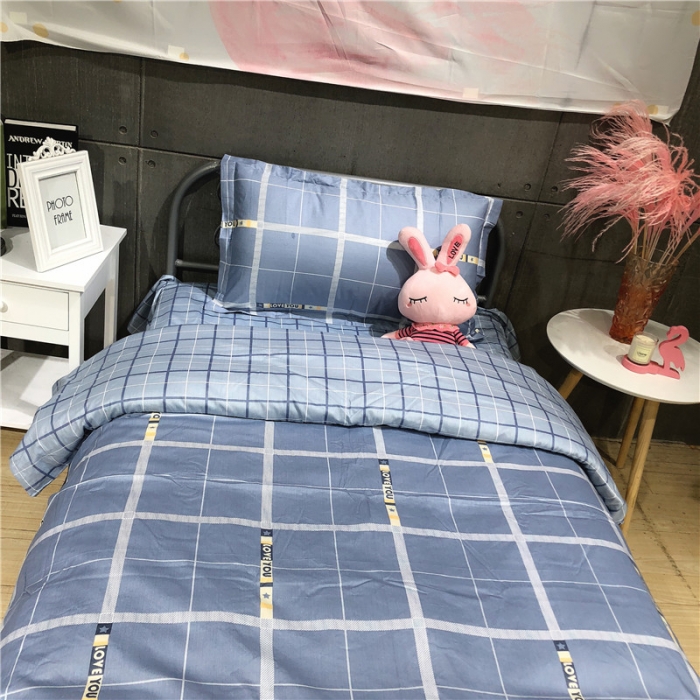 91家纺网 家纺一手货源 找家纺 棉生活 2019新款学生三件套 时间旅行蓝