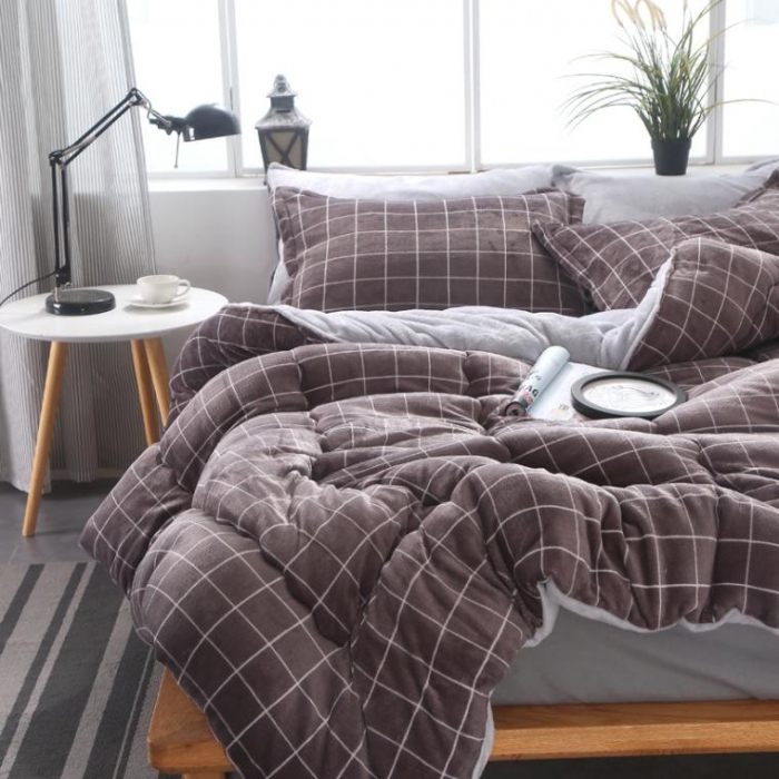 91家纺网 家纺一手货源 找家纺 米莱家纺 2018无印风双面法兰绒冬被 格调灰