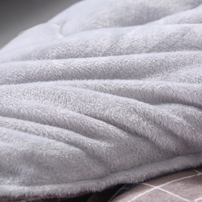91家纺网 家纺一手货源 找家纺 米莱家纺 2018无印风双面法兰绒冬被 格调灰