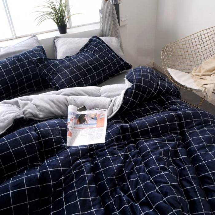 91家纺网 家纺一手货源 找家纺 米莱家纺 2018无印风双面法兰绒冬被 格调蓝