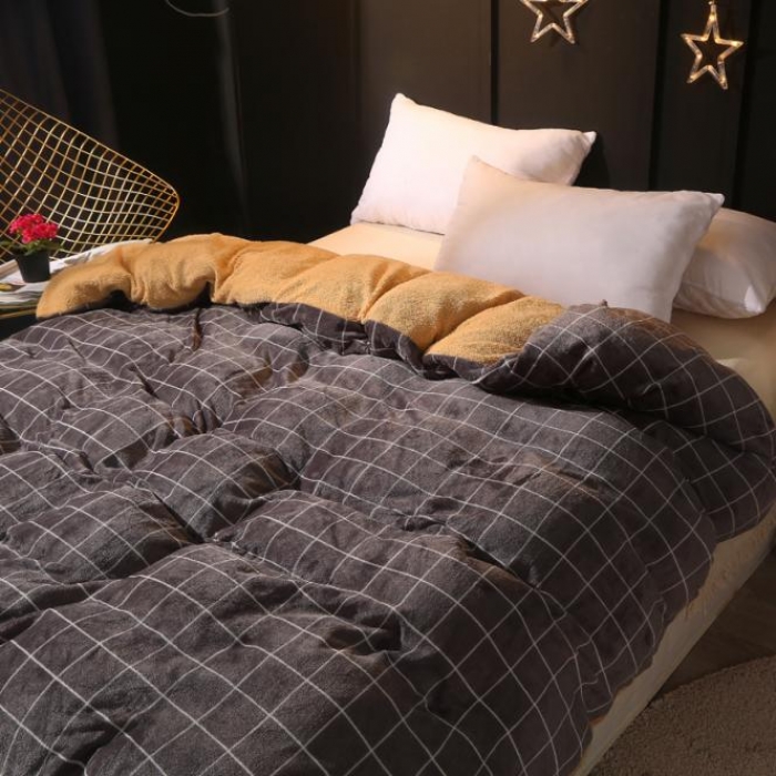 91家纺网 家纺一手货源 找家纺 米莱家纺 2018可拆卸法莱绒羊羔绒冬被 小格-灰色
