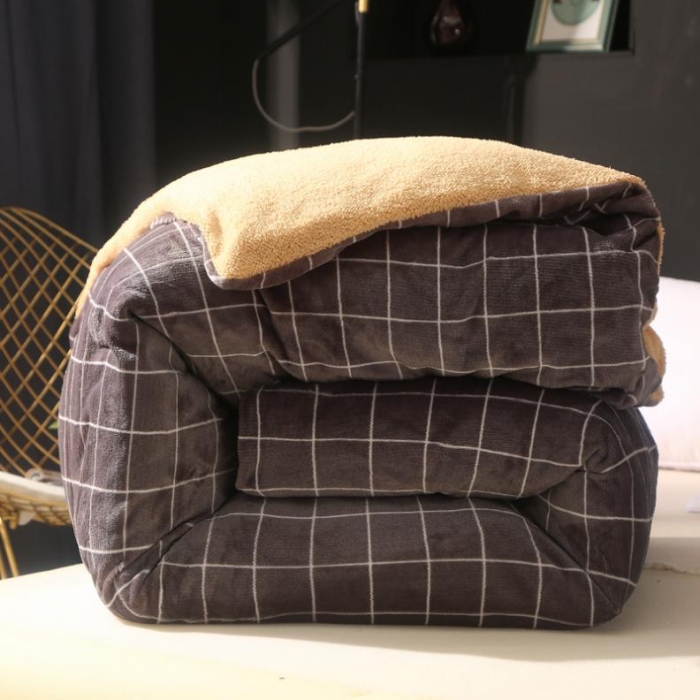 91家纺网 家纺一手货源 找家纺 米莱家纺 2018可拆卸法莱绒羊羔绒冬被 小格-灰色