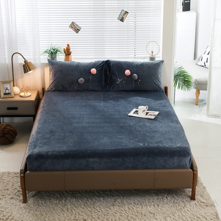 91家纺网 家纺一手货源 找家纺 鼎飞 2019新款丽芙绒单品终版床笠 优雅蓝灰