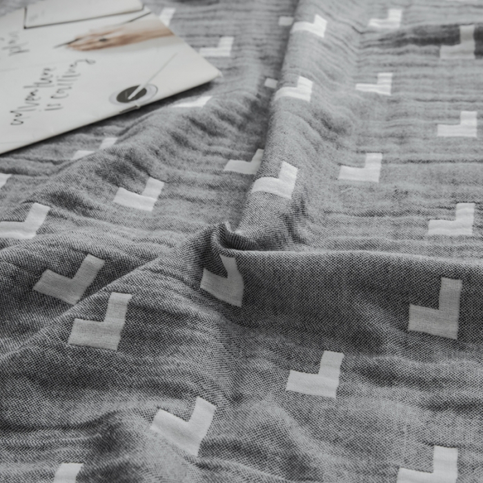 91家纺网 家纺一手货源 找家纺 朴尔家纺 2019新品水洗棉毛巾被 魔幻三角灰