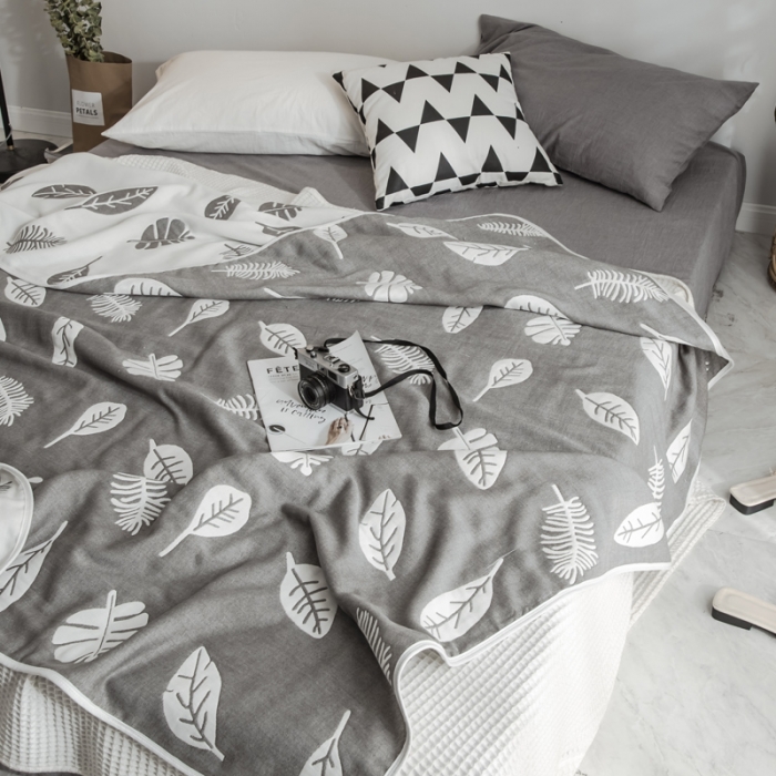 91家纺网 家纺一手货源 找家纺 朴尔 2019新款时尚六层纱布系列毛巾被 凉爽树叶---灰