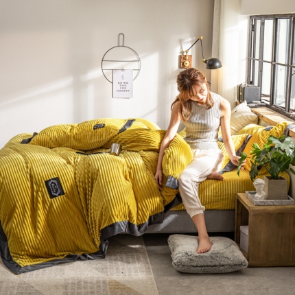 91家纺网 家纺一手货源 找家纺 金奇达 2019休闲宽边魔法绒四件套 宽边姜黄