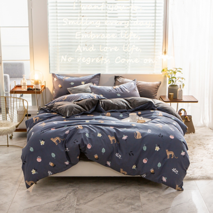 91家纺网 家纺一手货源 找家纺 金奇达 2019新款A棉B绒四件套 花香豹纹蓝