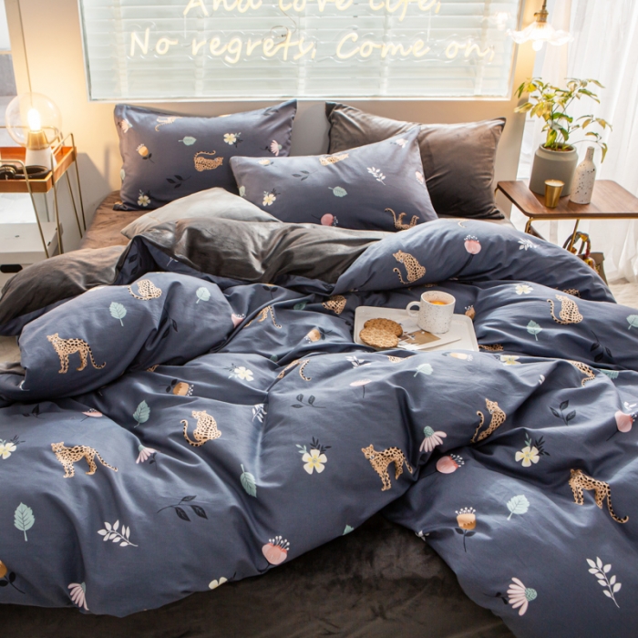 91家纺网 家纺一手货源 找家纺 金奇达 2019新款A棉B绒四件套 花香豹纹蓝