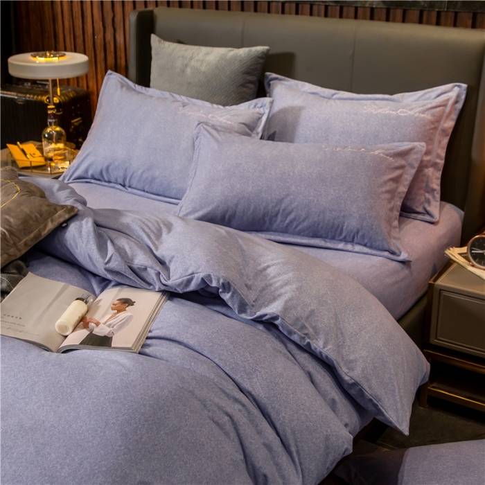 91家纺网 家纺一手货源 找家纺 金奇达 2019新款拉舍尔棉绒绣花款四件套 字母雪青