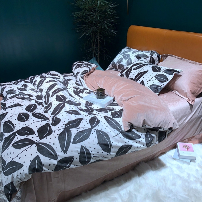 91家纺网 家纺一手货源 找家纺 金奇达 2019新款宝宝绒四件套实拍图 墨叶