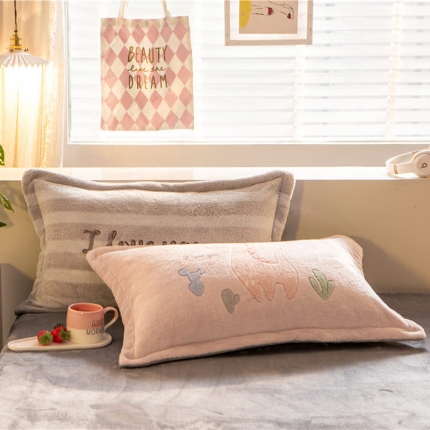 91家纺网 家纺一手货源 找家纺 （总）金奇达 2019新款大版雪花绒单品枕套一对