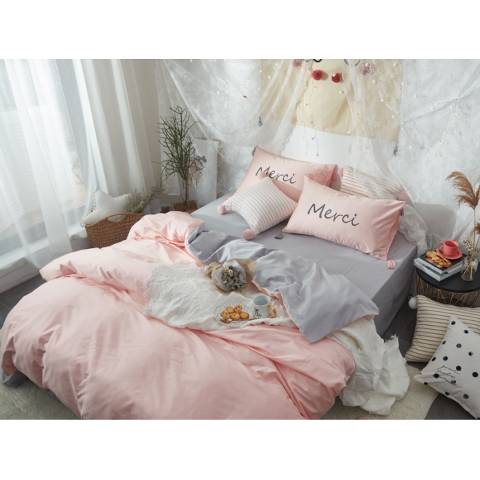 91家纺网 家纺一手货源 找家纺 优然居家纺  60长绒棉文艺双拼撞色刺绣系列四件套粉灰