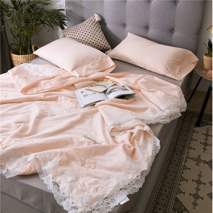 91家纺网 家纺一手货源 找家纺 优然居家纺 2018长绒棉蕾丝花边公主风格夏被 萝莉粉