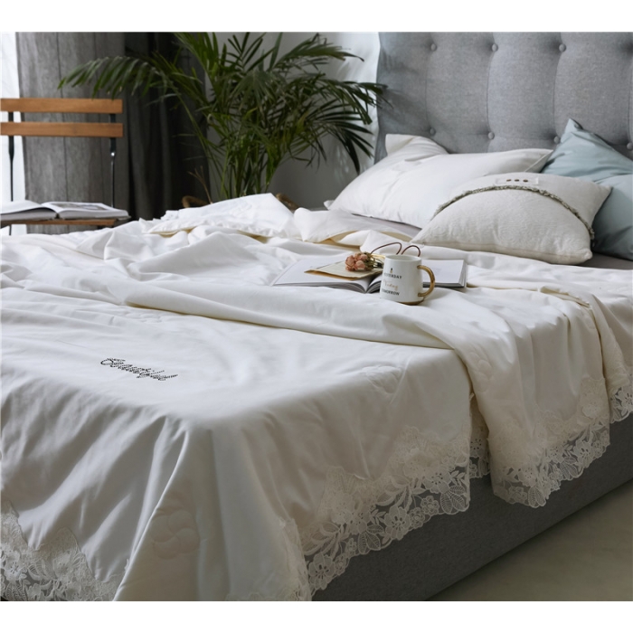 91家纺网 家纺一手货源 找家纺 优然居家纺 2018长绒棉蕾丝花边公主风格夏被 牛奶白