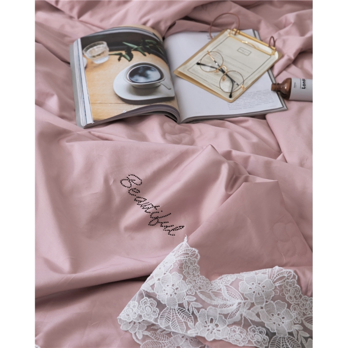 91家纺网 家纺一手货源 找家纺 优然居家纺 2018长绒棉蕾丝花边公主风格夏被 暖心粉