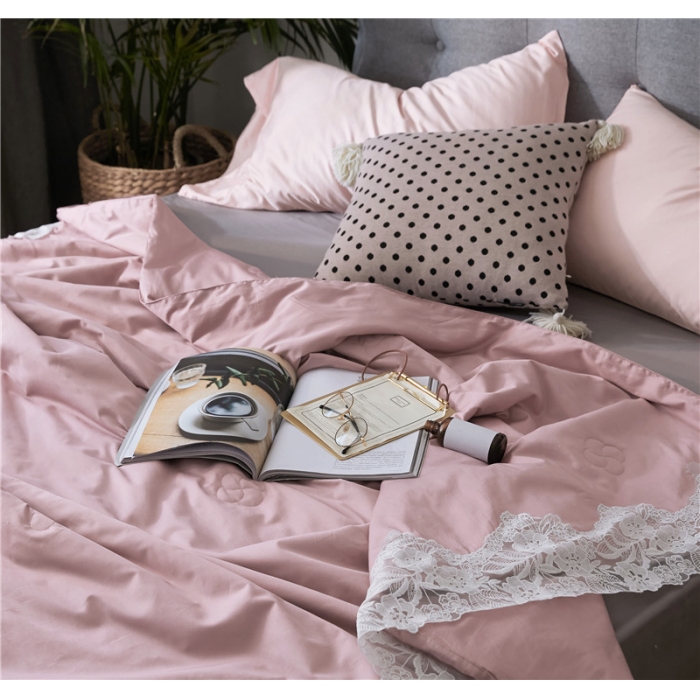 91家纺网 家纺一手货源 找家纺 优然居家纺 2018长绒棉蕾丝花边公主风格夏被 暖心粉