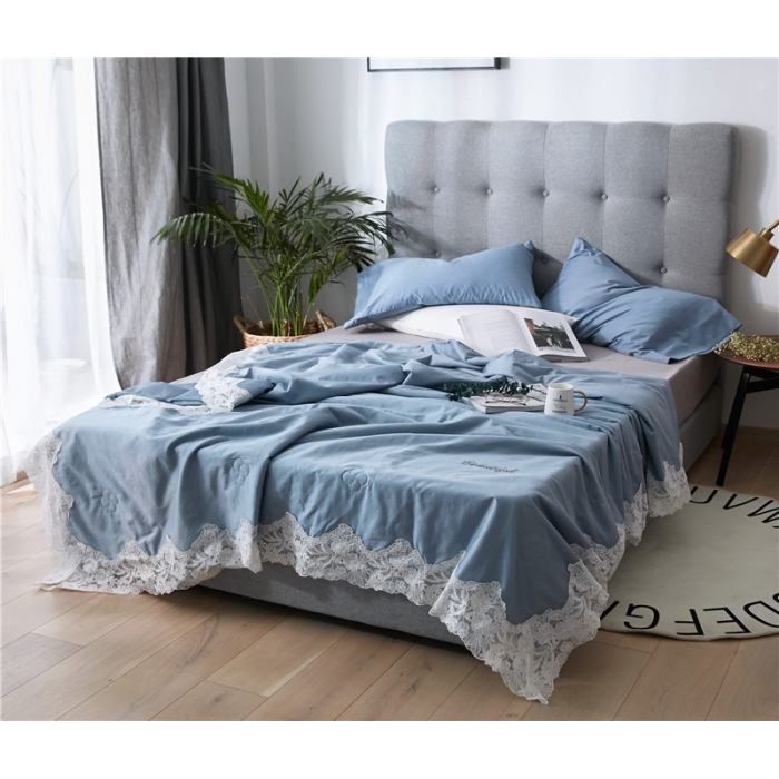 91家纺网 家纺一手货源 找家纺 优然居家纺 2018长绒棉蕾丝花边公主风格夏被 雾霾蓝