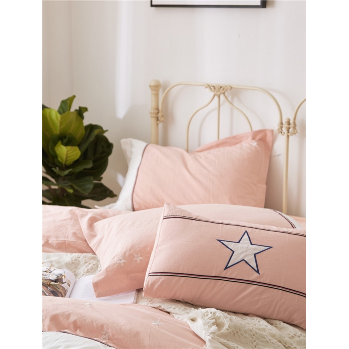 91家纺网 家纺一手货源 找家纺 优然居家居 2018赫尔风水洗刺绣款四件套 赫本粉