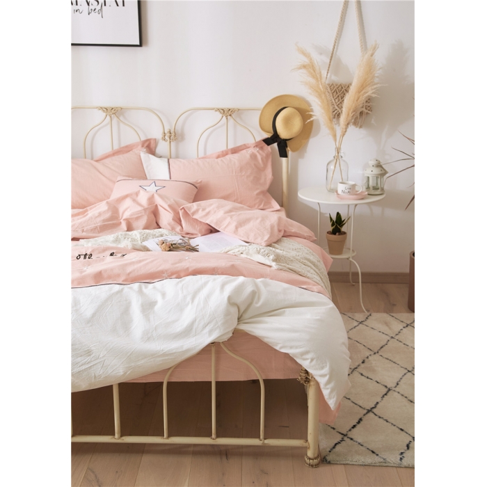 91家纺网 家纺一手货源 找家纺 优然居家居 2018赫尔风水洗刺绣款四件套 赫本粉