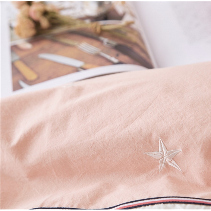 91家纺网 家纺一手货源 找家纺 优然居家居 2018赫尔风水洗刺绣款四件套 赫本粉