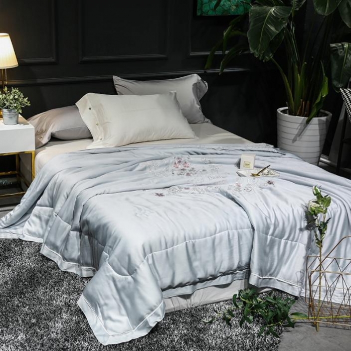 91家纺网 家纺一手货源 找家纺 优然居家居 2018长绒棉公主风格夏被 银色