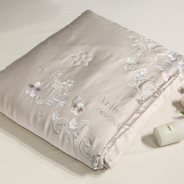 91家纺网 家纺一手货源 找家纺 优然居 50天丝夏被 米驼色