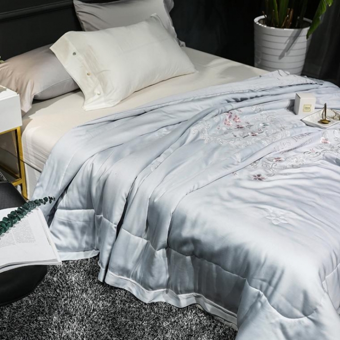 91家纺网 家纺一手货源 找家纺 优然居 50天丝夏被 银色